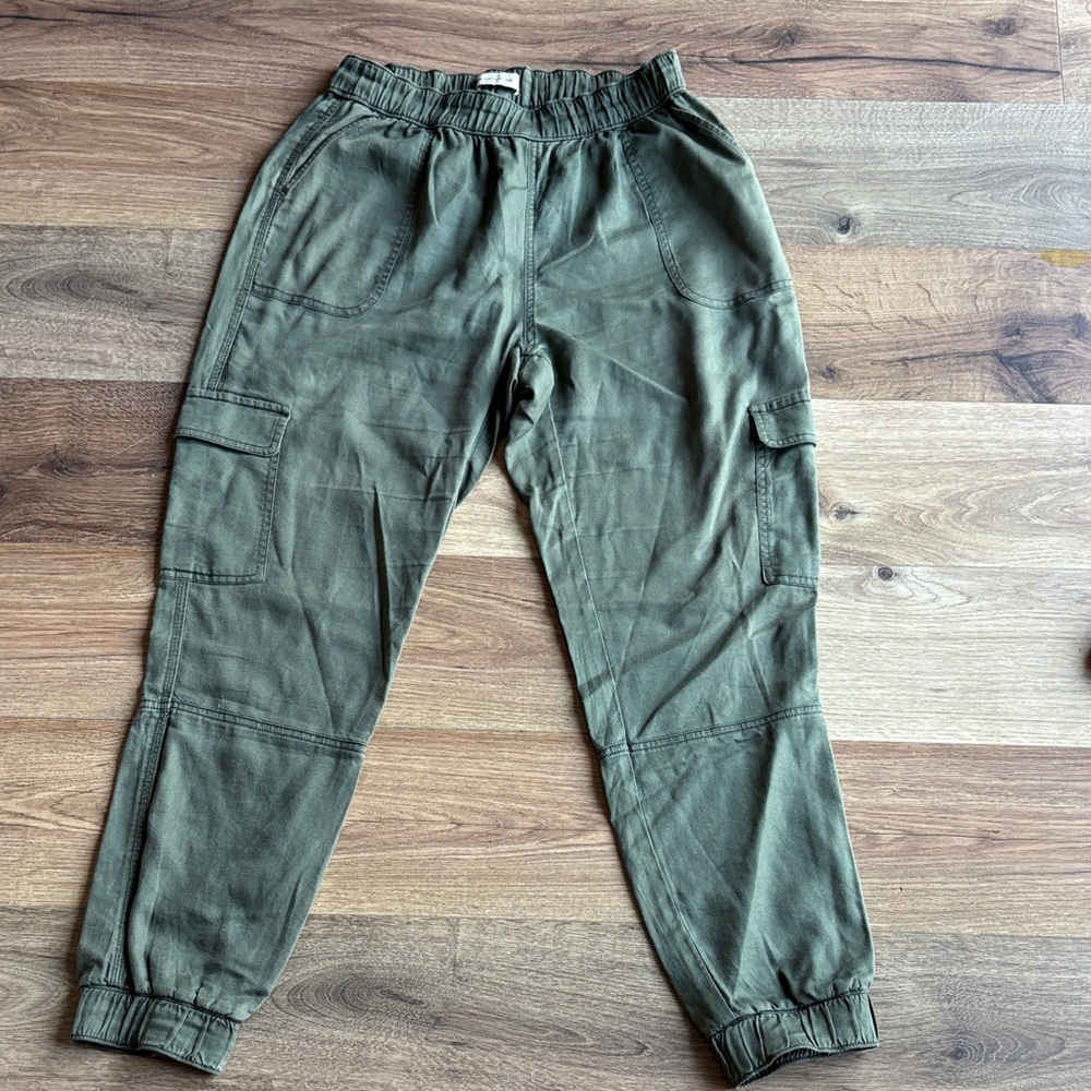 Abercrombie & Fitch Sage Green Cargo Joggers